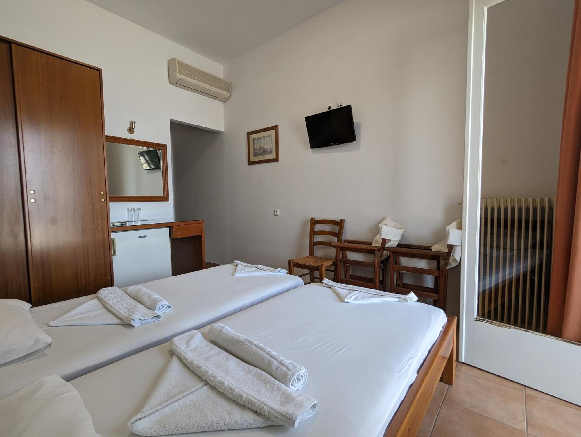Helen'S Rooms Míloi المظهر الخارجي الصورة